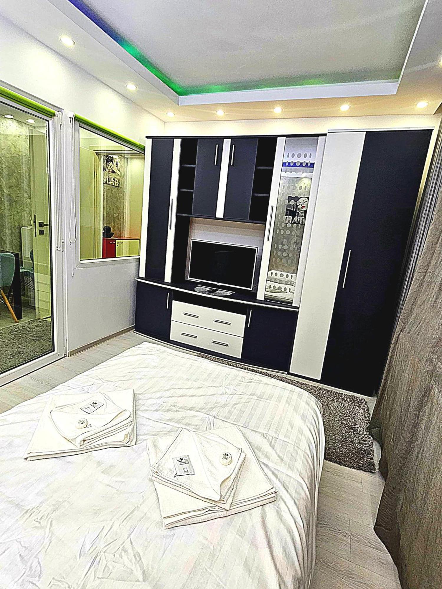Luxury Paul Apartment Green, Private & Accessible Braşov Buitenkant foto